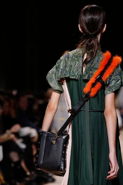 Look 26